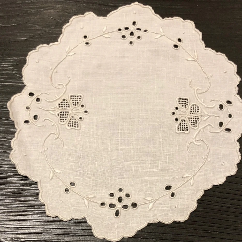 White Embroidered Linen Set (11)